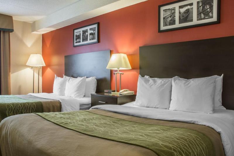 Comfort Hotel & Suites Peterborough Buitenkant foto